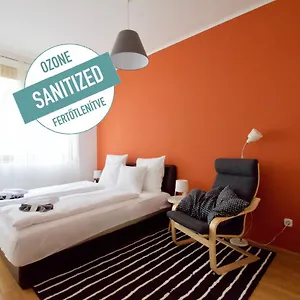 Standard By Hi5 - Kazincy 52 Apartamento